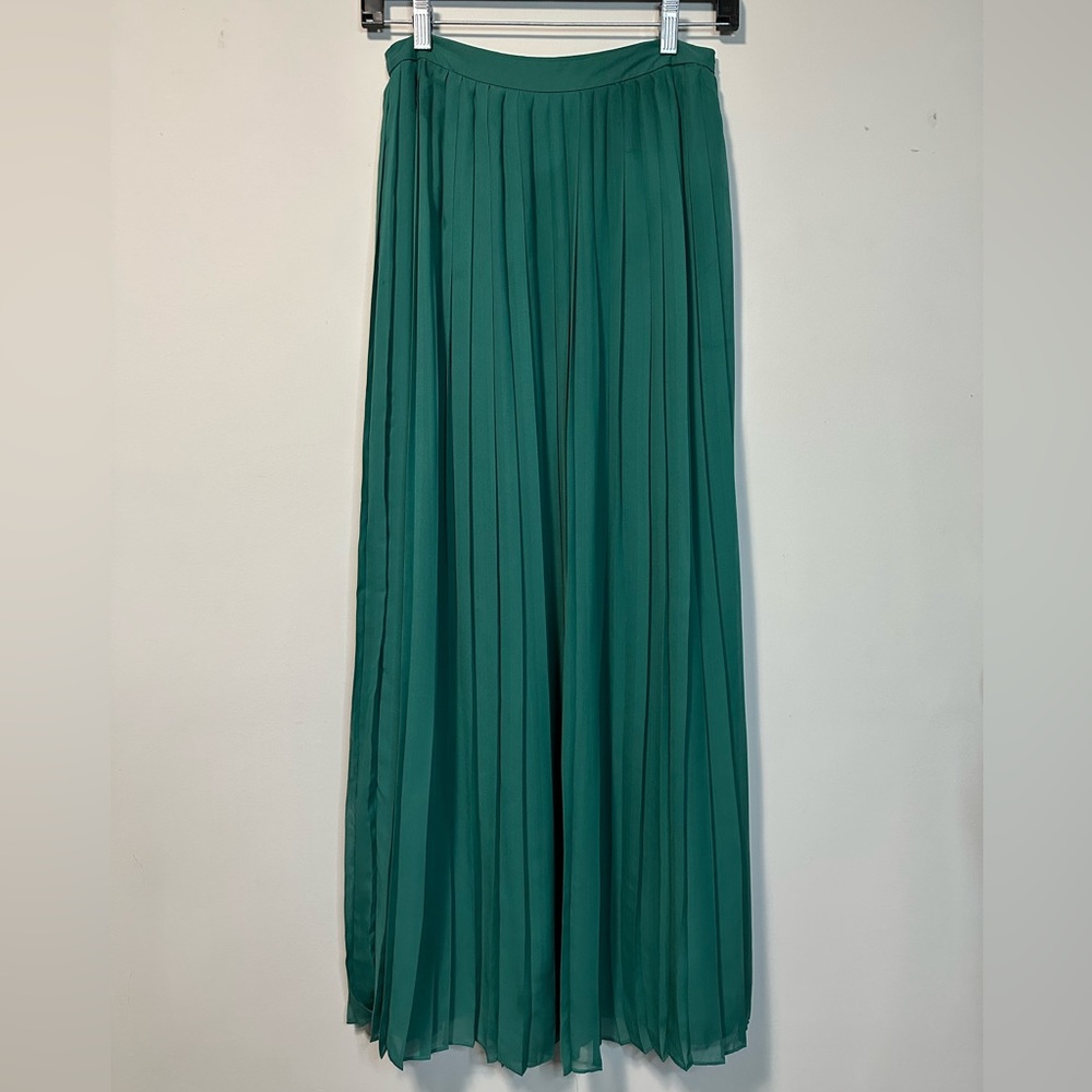 Sparkle & Fade - Green Pleated Maxi Skirt Size 2